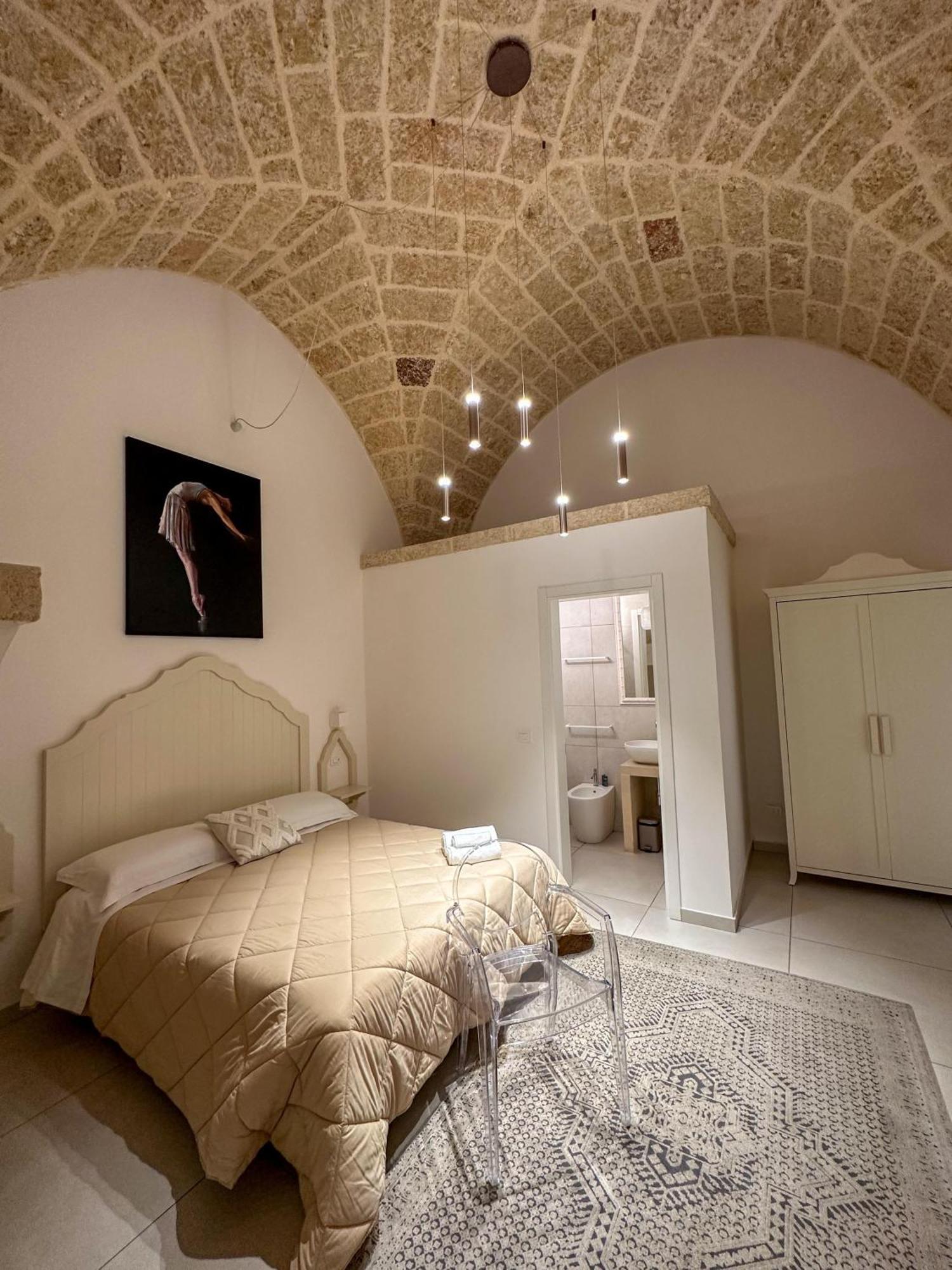 Palazzo Alma Luxury Rooms Casarano Bagian luar foto