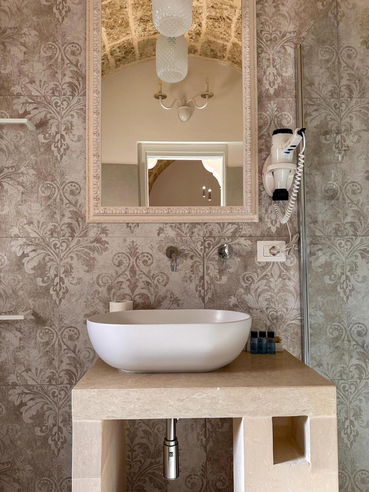 Palazzo Alma Luxury Rooms Casarano Bagian luar foto