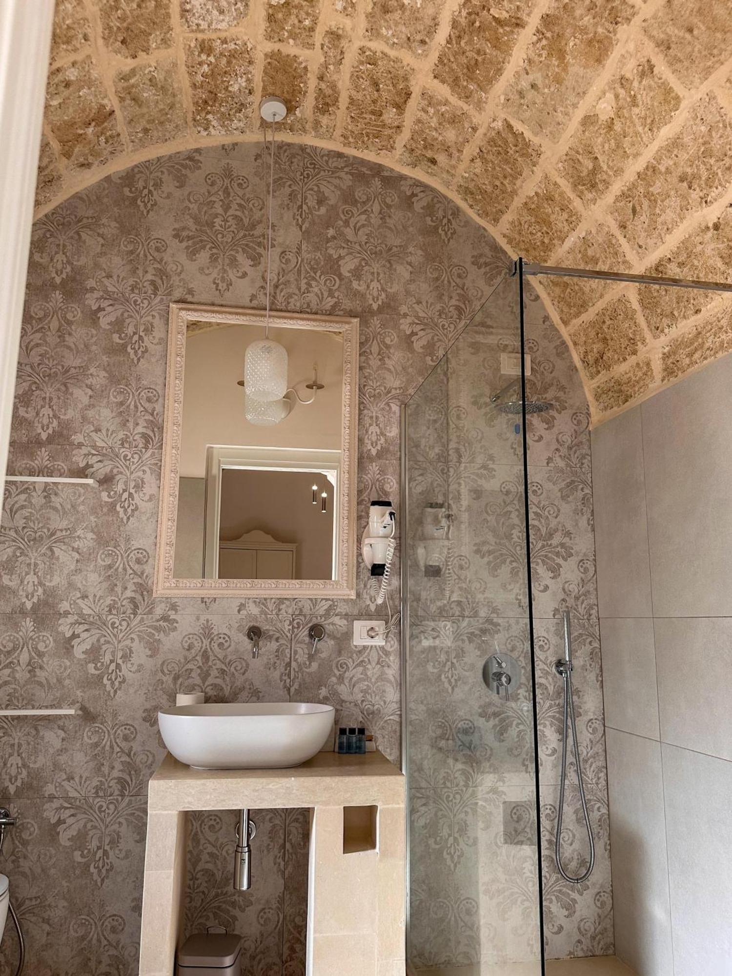 Palazzo Alma Luxury Rooms Casarano Bagian luar foto