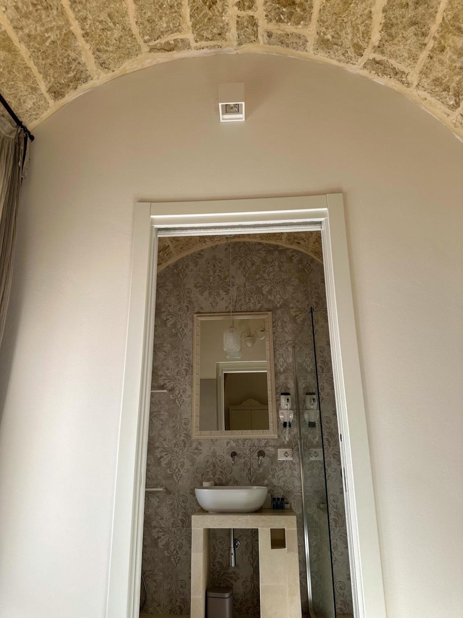 Palazzo Alma Luxury Rooms Casarano Bagian luar foto