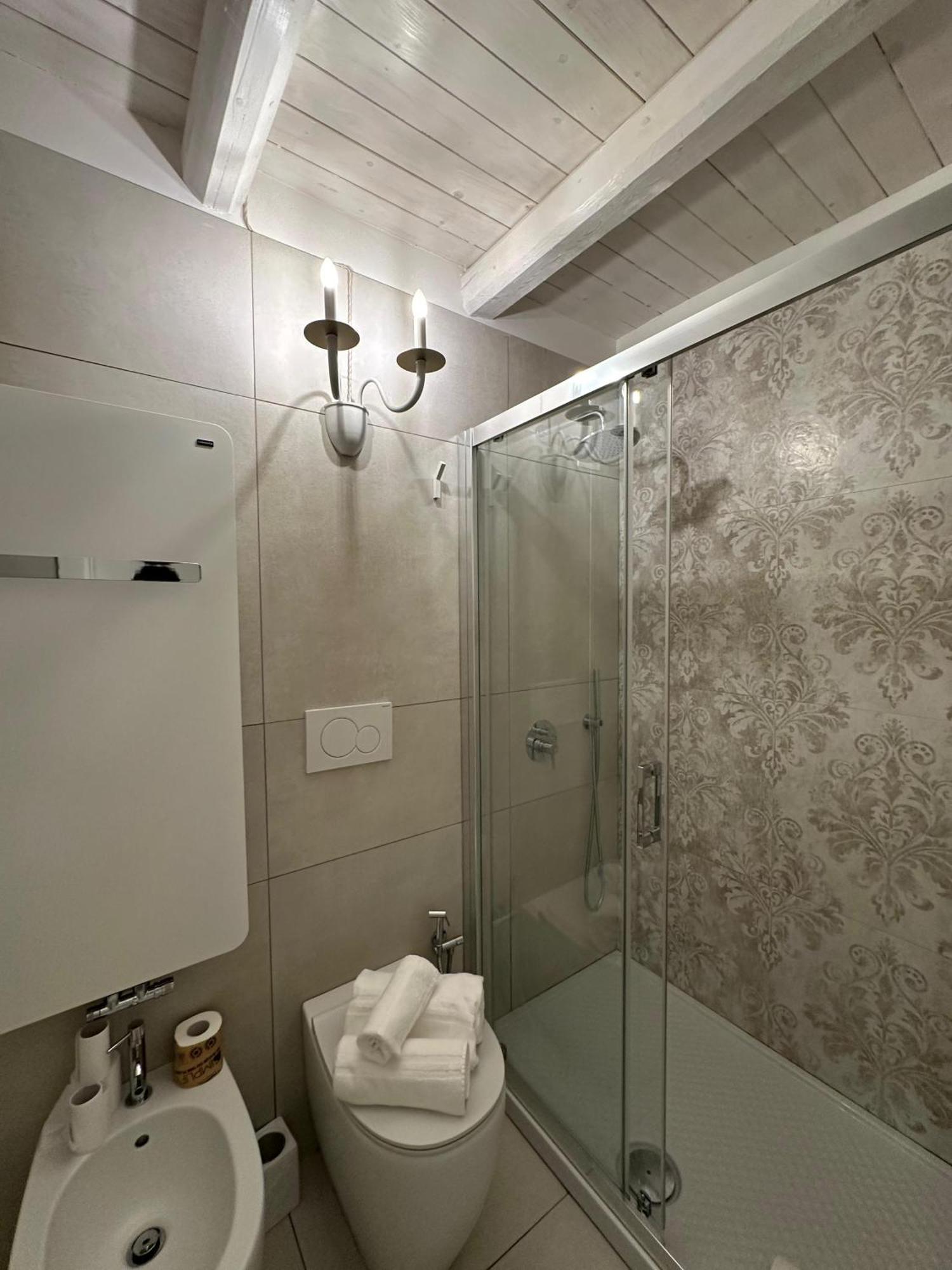 Palazzo Alma Luxury Rooms Casarano Bagian luar foto