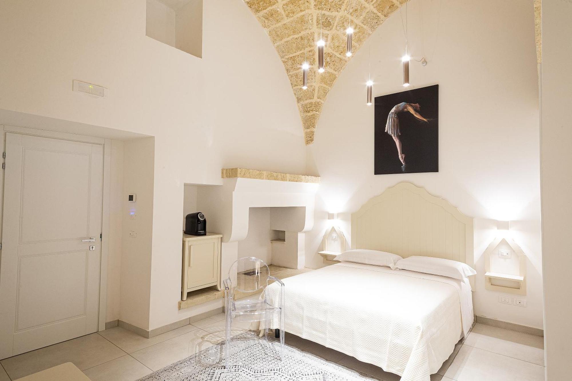 Palazzo Alma Luxury Rooms Casarano Bagian luar foto
